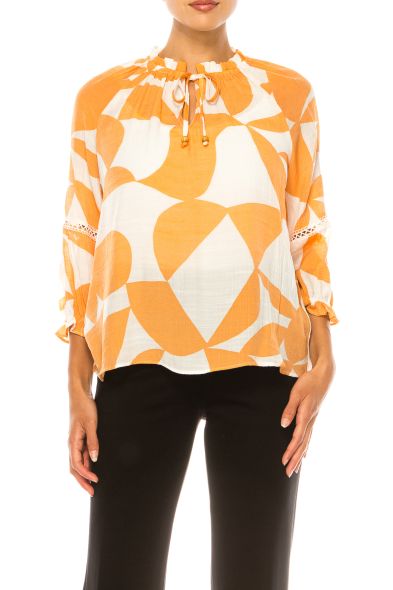 Hope & Harlow 3/4 Embroidered Sleeve Peasant Top